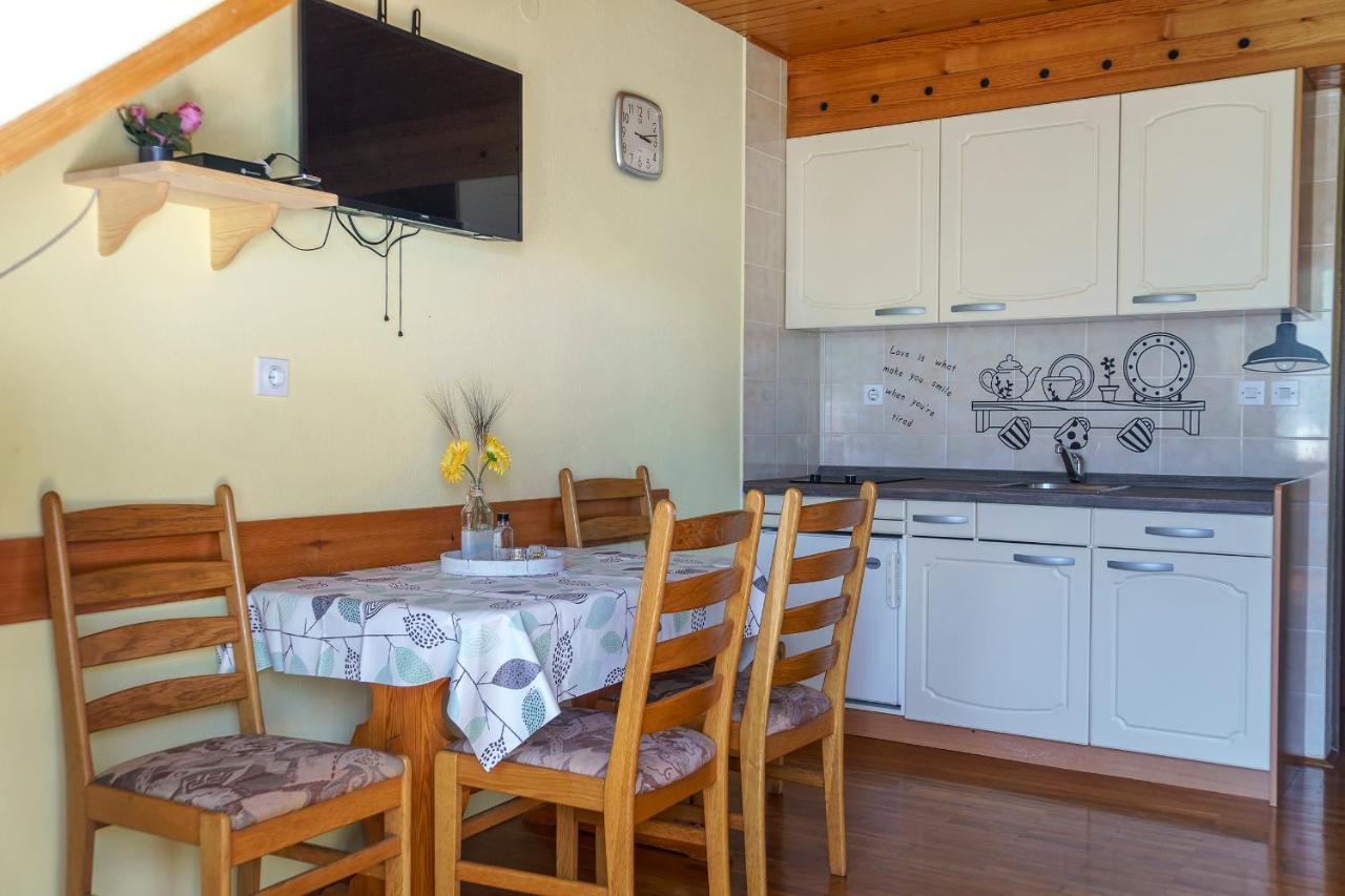 Apartments Zakrasnik Škofja Loka Esterno foto