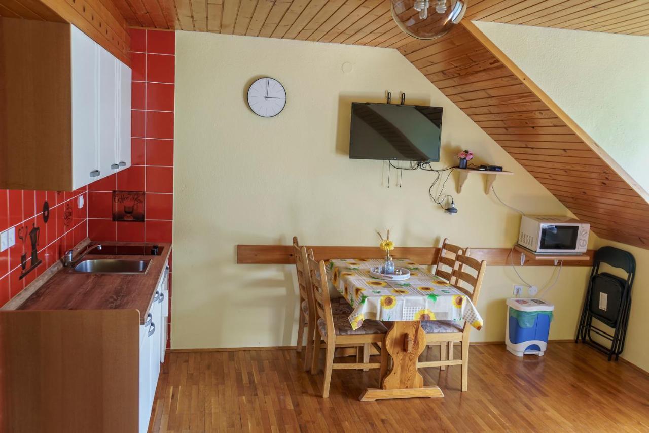 Apartments Zakrasnik Škofja Loka Esterno foto