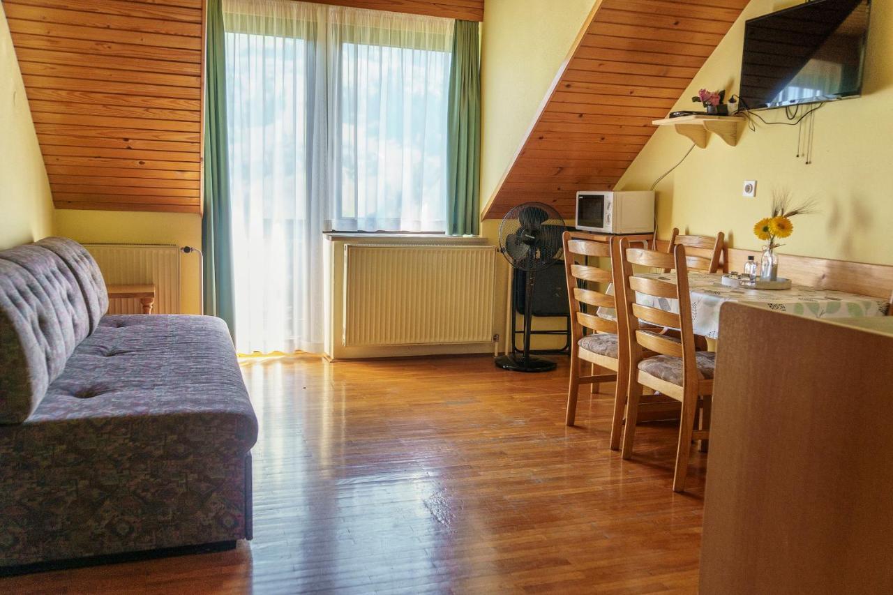 Apartments Zakrasnik Škofja Loka Esterno foto