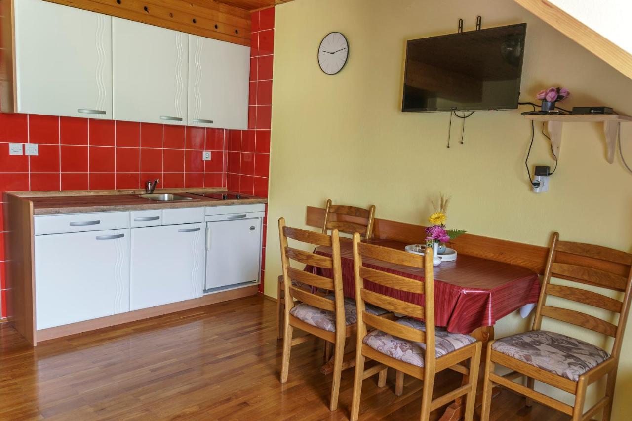 Apartments Zakrasnik Škofja Loka Esterno foto