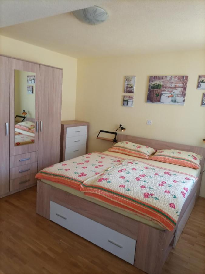 Apartments Zakrasnik Škofja Loka Esterno foto