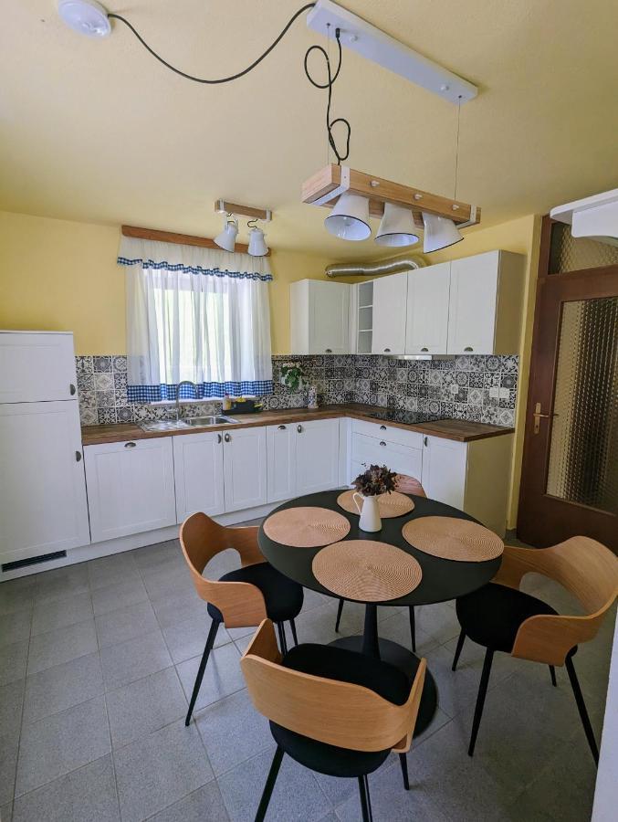 Apartments Zakrasnik Škofja Loka Esterno foto